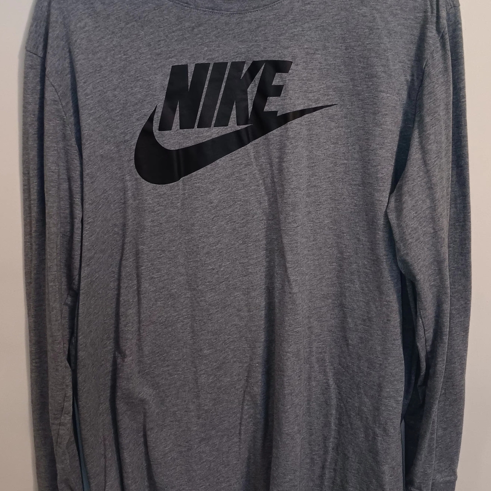 Nike Gray Long Sleeve Tee with Iconic Swoosh